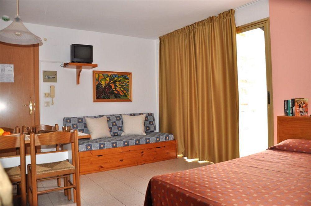 Aparthotel Safari Calella Dış mekan fotoğraf