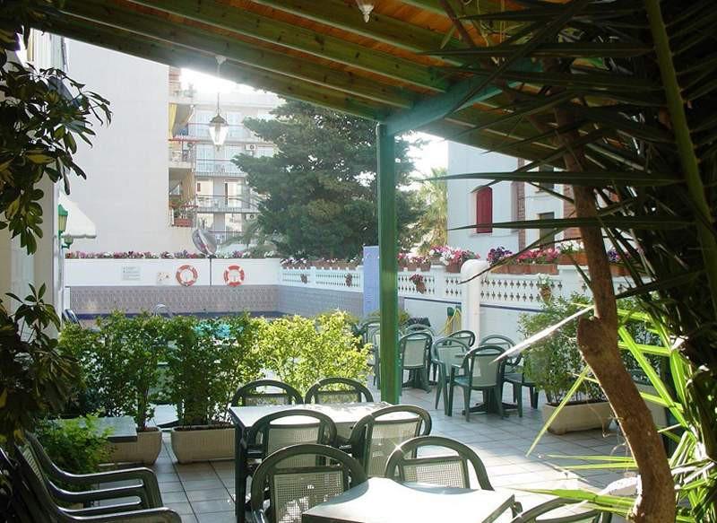 Aparthotel Safari Calella Dış mekan fotoğraf