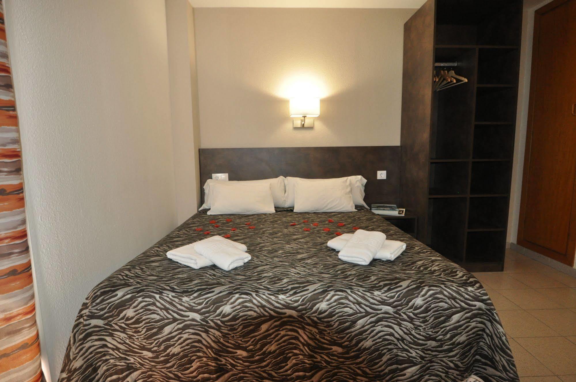 Aparthotel Safari Calella Dış mekan fotoğraf